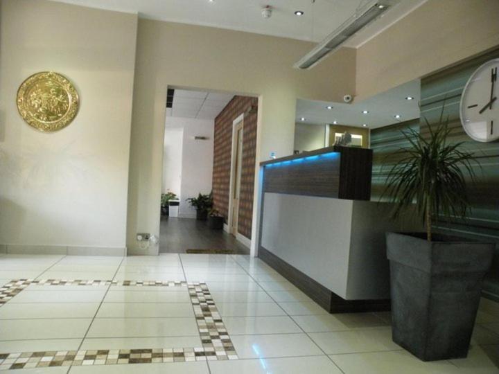 Park Crescent Hotel Manchester Buitenkant foto
